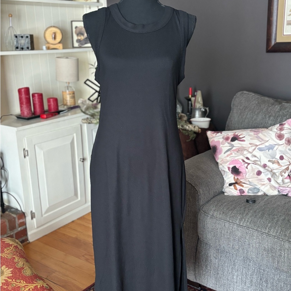 Just Be Black Sleeveless Midi Dress L